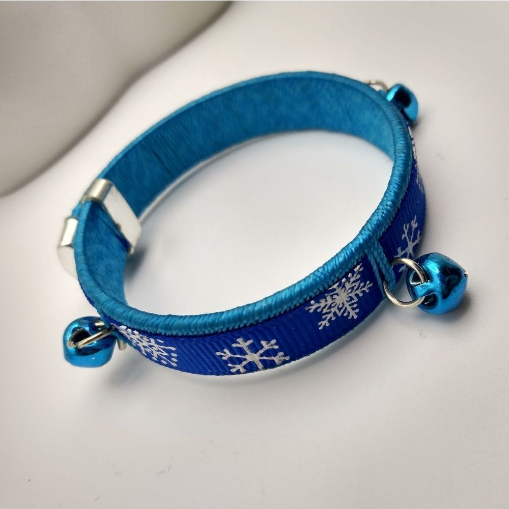 Frozen snowflake jingle bell‎ bracelet